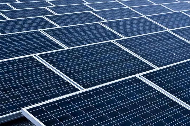 Awizon plaatst 1700 zonnepanelen op Martiniplaza