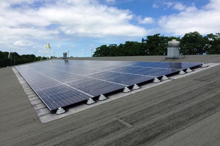 190 zonnepanelen voor Tennisvereniging Drachten